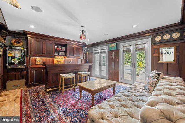 848 PARKES RUN LN, Villanova, PA 19085