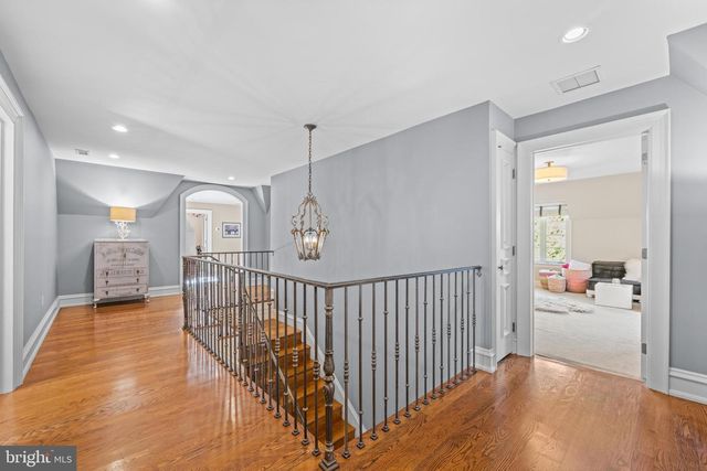 848 PARKES RUN LN, Villanova, PA 19085