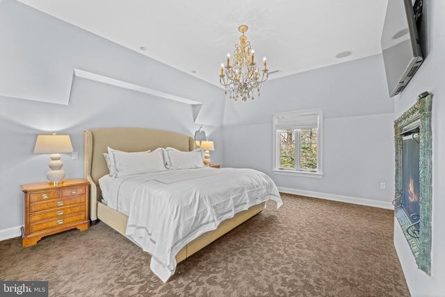 848 PARKES RUN LN, Villanova, PA 19085