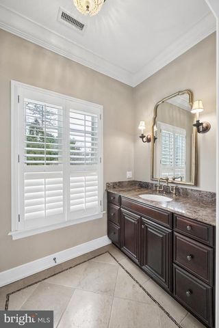 848 PARKES RUN LN, Villanova, PA 19085