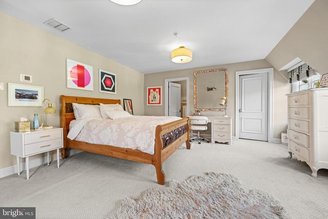 848 PARKES RUN LN, Villanova, PA 19085