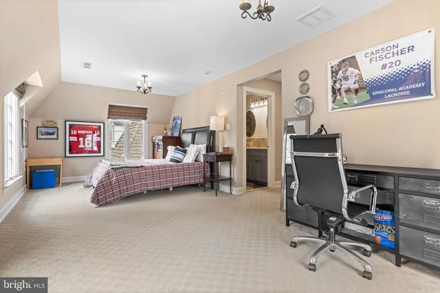 848 PARKES RUN LN, Villanova, PA 19085