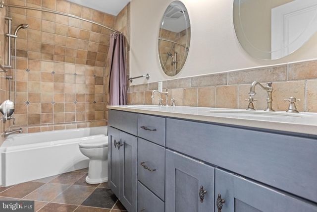 848 PARKES RUN LN, Villanova, PA 19085