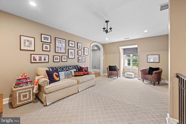 848 PARKES RUN LN, Villanova, PA 19085