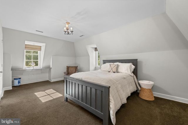 848 PARKES RUN LN, Villanova, PA 19085