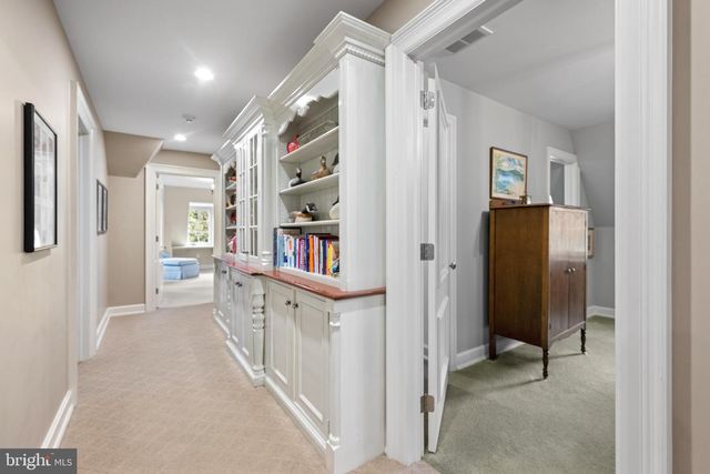 848 PARKES RUN LN, Villanova, PA 19085