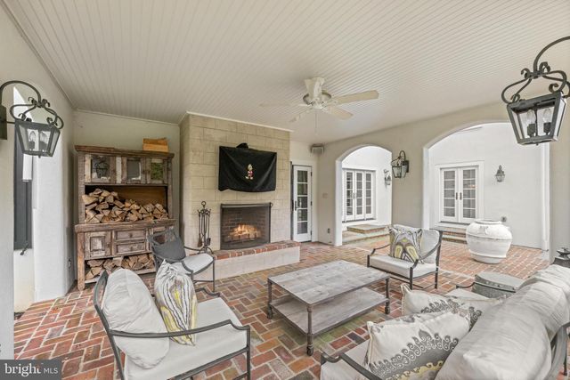 848 PARKES RUN LN, Villanova, PA 19085