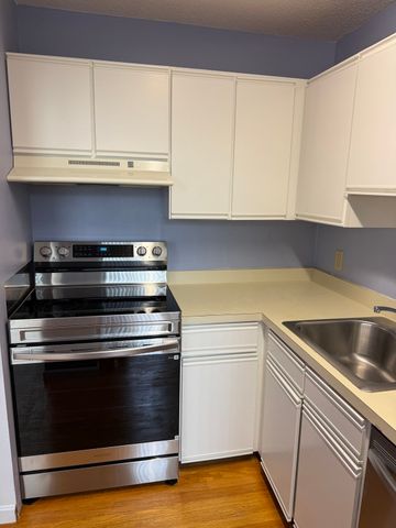 94 Newbury Ave 315, Quincy, MA 02171