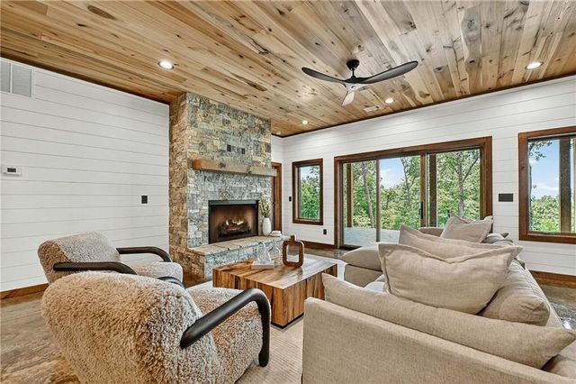 768 Cherokee Circle, Ellijay, GA 30540