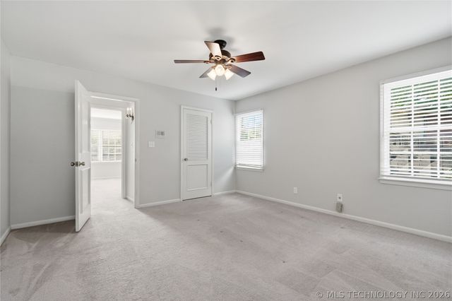 5938 S New Haven Avenue, Tulsa, OK 74135