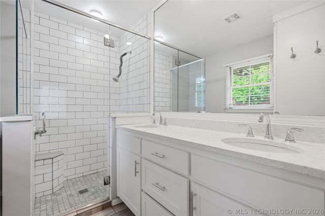 5938 S New Haven Avenue, Tulsa, OK 74135