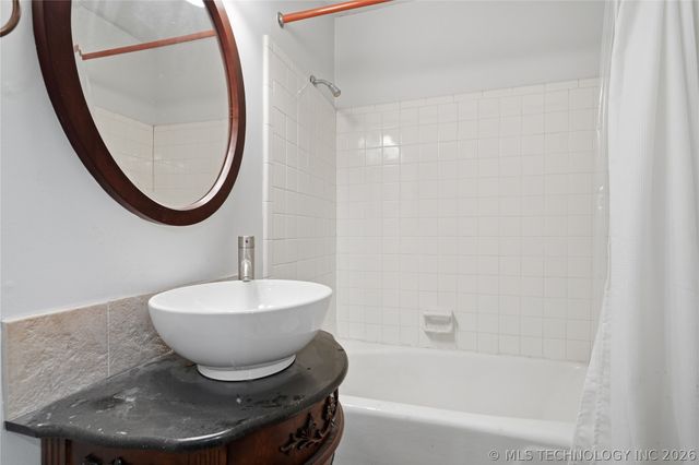 5938 S New Haven Avenue, Tulsa, OK 74135