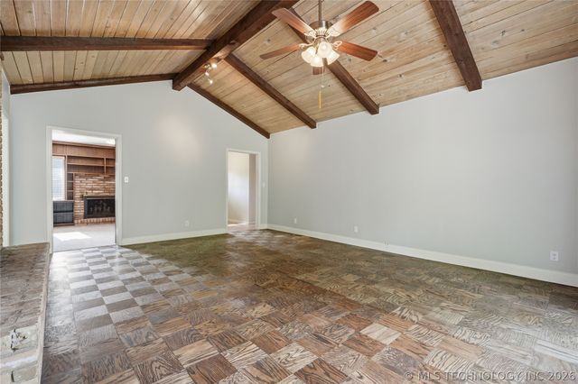5938 S New Haven Avenue, Tulsa, OK 74135