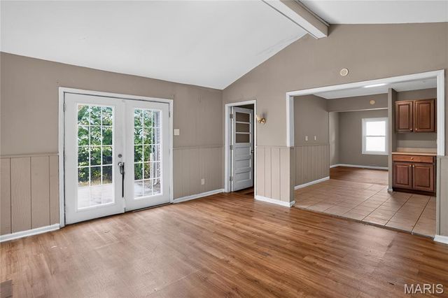 1818 Prior Drive, St Louis, MO 63136