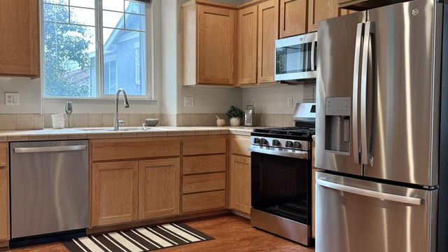 1861 1861 Parkside Dr, Concord, CA 94519