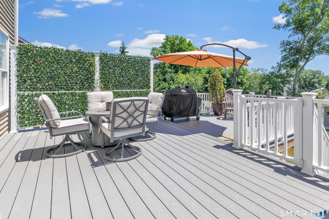 11 Ten Coat Lane, Shelton, CT 06484