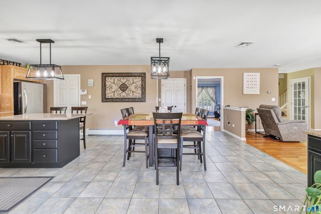 11 Ten Coat Lane, Shelton, CT 06484