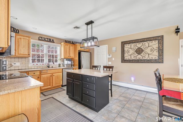11 Ten Coat Lane, Shelton, CT 06484