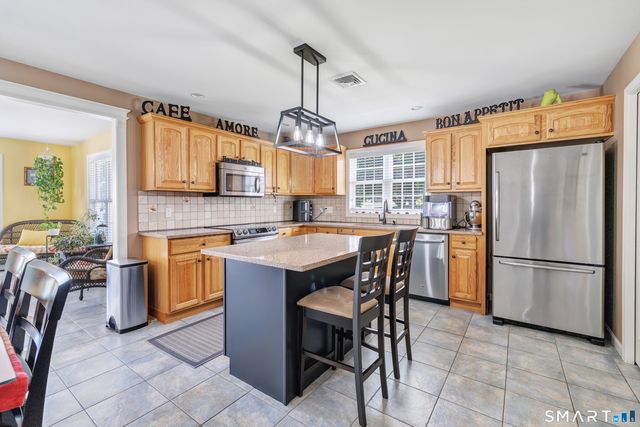 11 Ten Coat Lane, Shelton, CT 06484