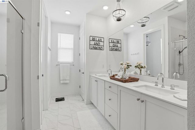 1785 Flaxen Ct, Manteca, CA 95337