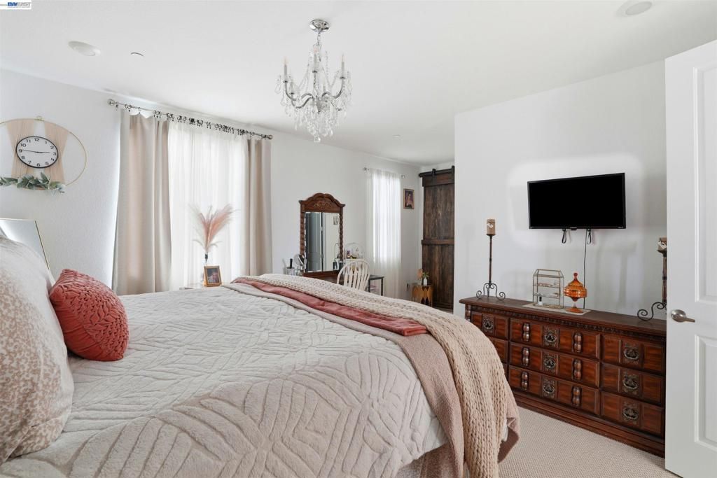 Image 15 of property listing at 1785 Flaxen Ct, Manteca, CA 95337