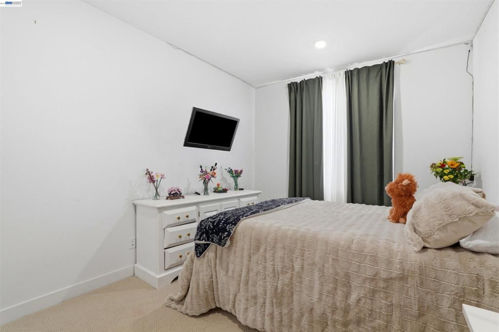 Image 18 of property listing at 1785 Flaxen Ct, Manteca, CA 95337