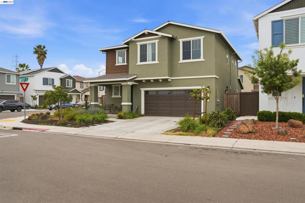 Image 2 of property listing at 1785 Flaxen Ct, Manteca, CA 95337