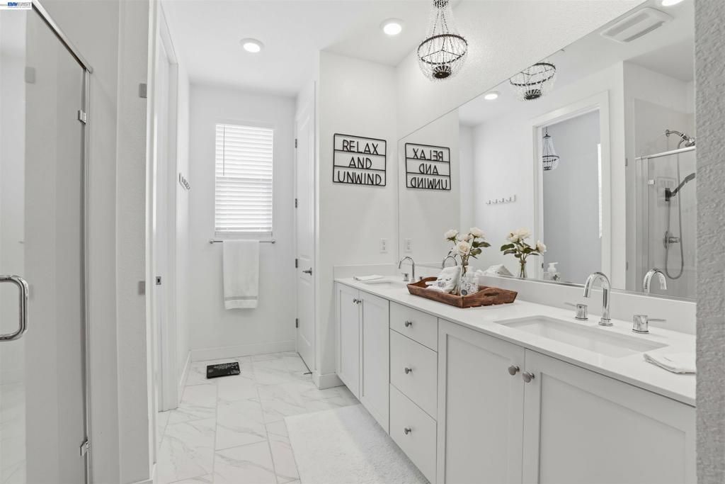 Image 21 of property listing at 1785 Flaxen Ct, Manteca, CA 95337