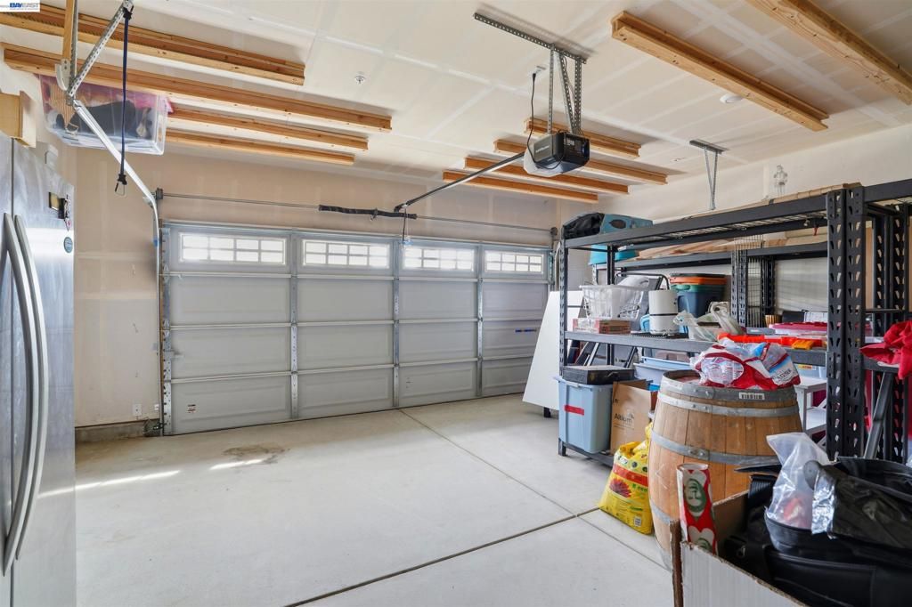 Image 25 of property listing at 1785 Flaxen Ct, Manteca, CA 95337