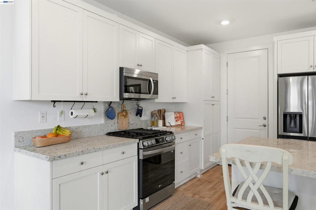 Image 6 of property listing at 1785 Flaxen Ct, Manteca, CA 95337