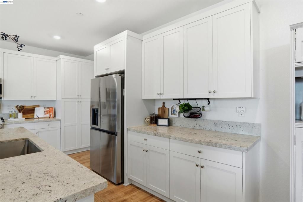 Image 8 of property listing at 1785 Flaxen Ct, Manteca, CA 95337