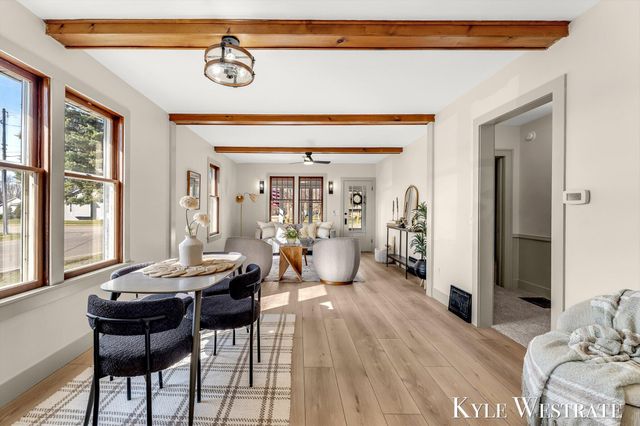 910 W 32nd Street, Holland, MI 49423