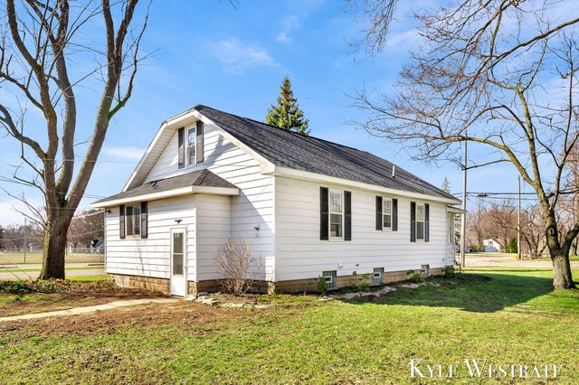 910 W 32nd Street, Holland, MI 49423