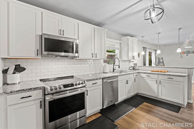 1672 E Ryan Woods Circle, Allegan, MI 49010
