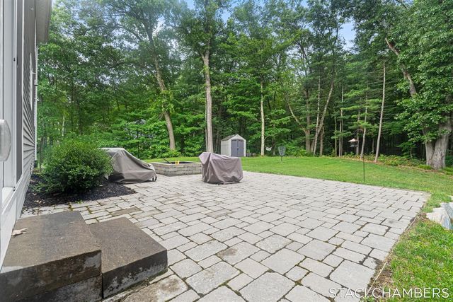 1672 E Ryan Woods Circle, Allegan, MI 49010
