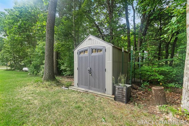 1672 E Ryan Woods Circle, Allegan, MI 49010