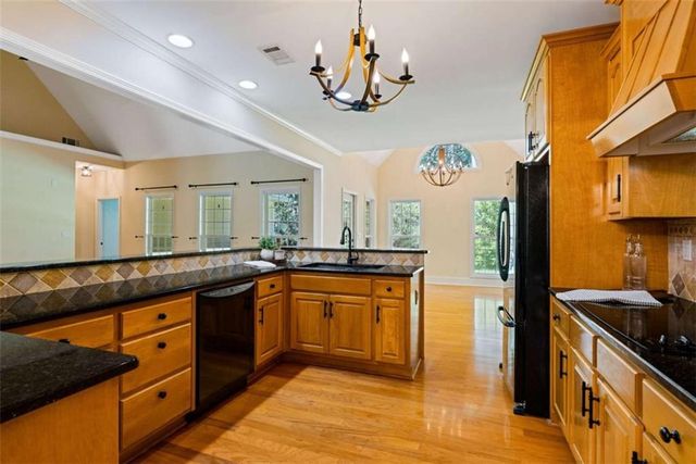 304 Pembroke Court, Mcdonough, GA 30252