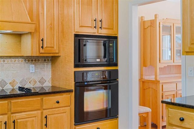 304 Pembroke Court, Mcdonough, GA 30252