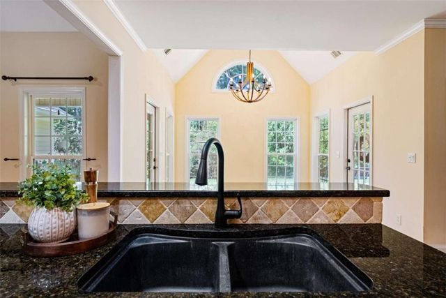 304 Pembroke Court, Mcdonough, GA 30252
