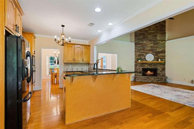 304 Pembroke Court, Mcdonough, GA 30252