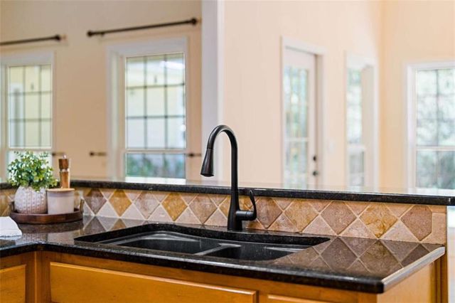 304 Pembroke Court, Mcdonough, GA 30252