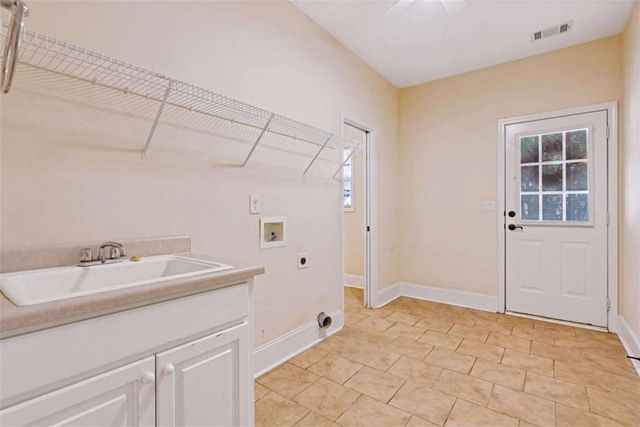 304 Pembroke Court, Mcdonough, GA 30252