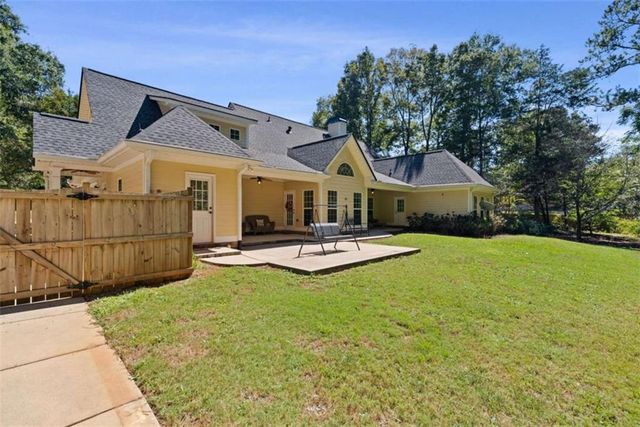 304 Pembroke Court, Mcdonough, GA 30252