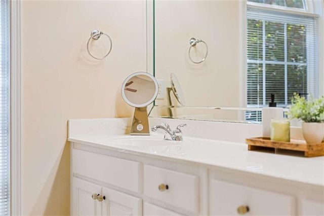304 Pembroke Court, Mcdonough, GA 30252
