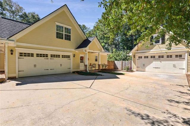 304 Pembroke Court, Mcdonough, GA 30252