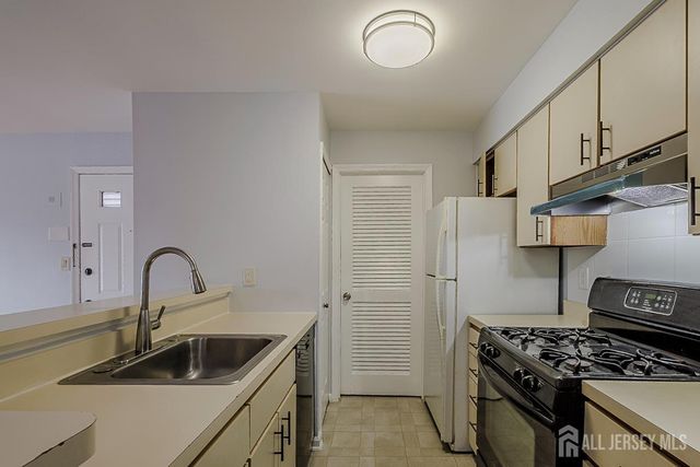 236 Blew Court, East Brunswick, NJ 08816