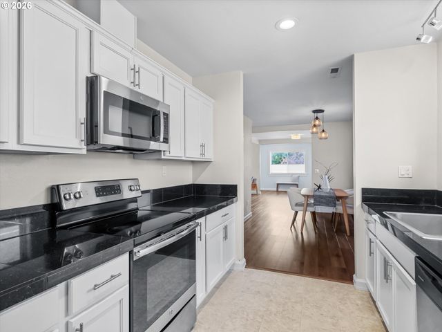 3730 Se 64TH Ave, Portland, OR 97206