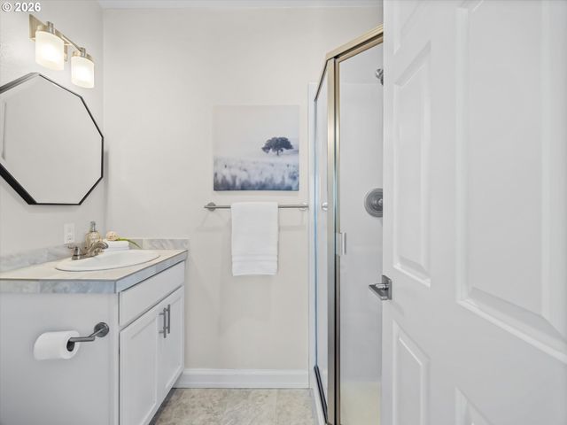 3730 Se 64TH Ave, Portland, OR 97206