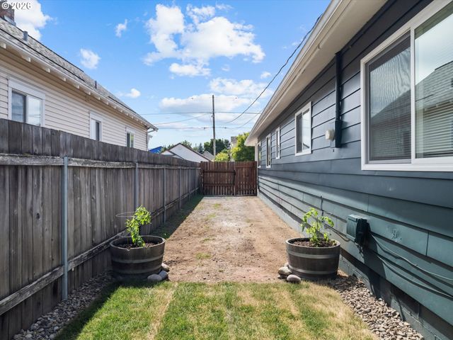 3730 Se 64TH Ave, Portland, OR 97206