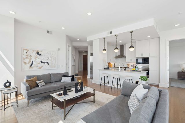 20 Rutledge St Apt 609, Nashville, TN 37210